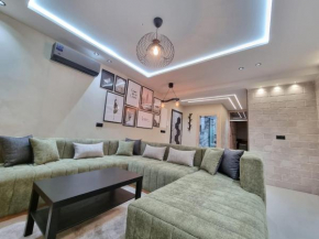 Verdant Haven- Chic 5 Bed Apart - New & Stylish